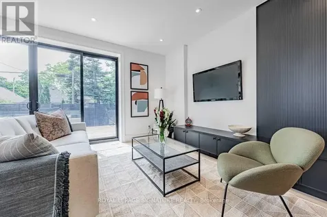 4 Stanhope Avenue Toronto (broadview North) ON M4K 3N5