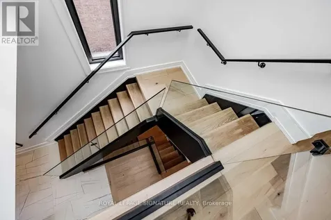 4 Stanhope Avenue Toronto (broadview North) ON M4K 3N5