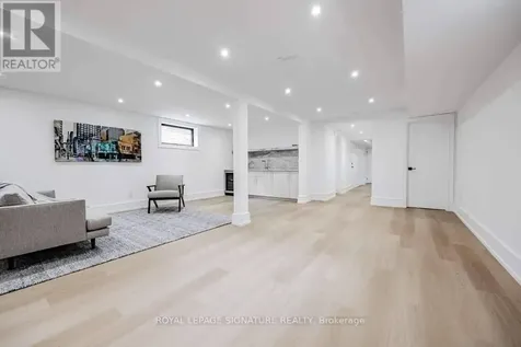 4 Stanhope Avenue Toronto (broadview North) ON M4K 3N5