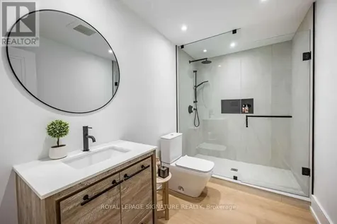 4 Stanhope Avenue Toronto (broadview North) ON M4K 3N5