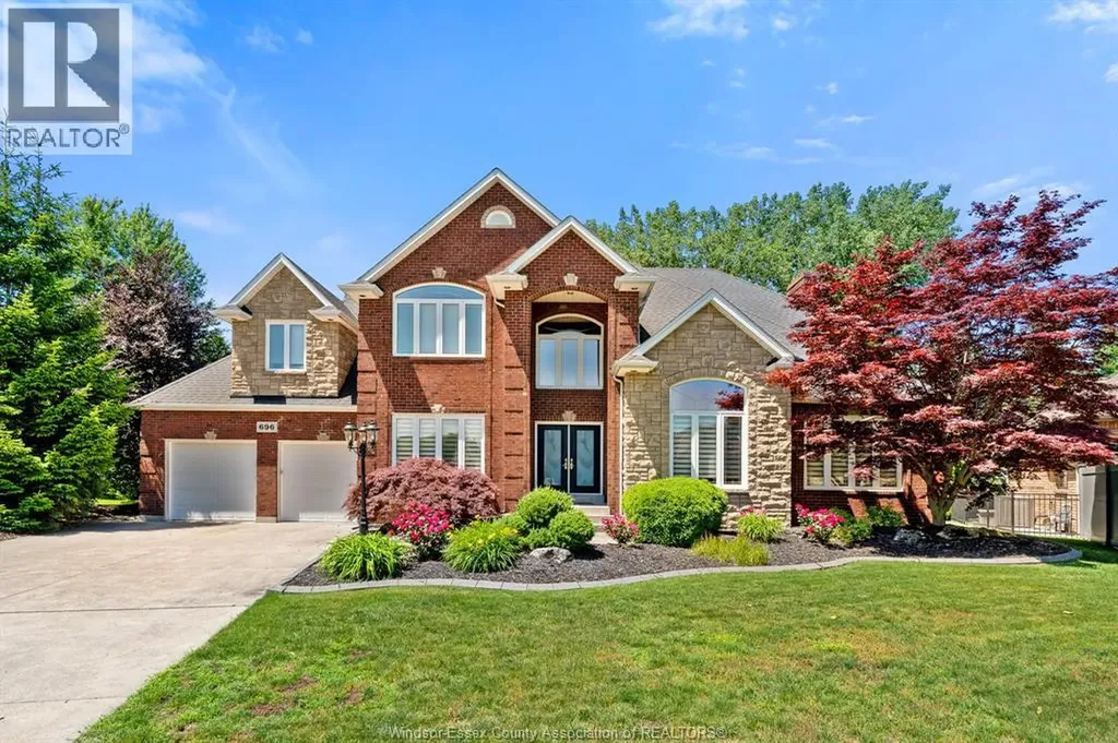 696 George Kennedy Way Lakeshore ON N8L 1A3