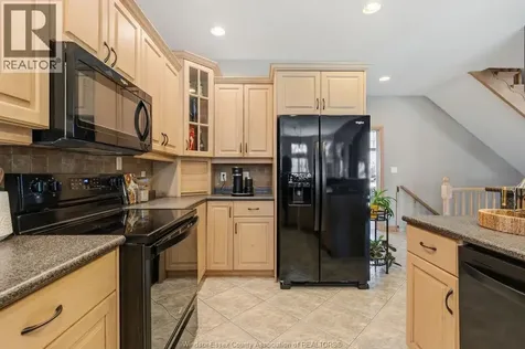 696 George Kennedy Way Lakeshore ON N8L 1A3