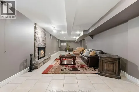 696 George Kennedy Way Lakeshore ON N8L 1A3