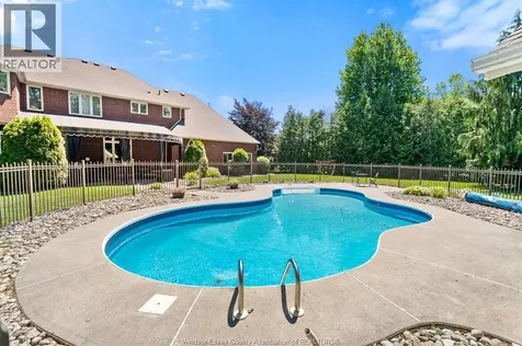 696 George Kennedy Way Lakeshore ON N8L 1A3