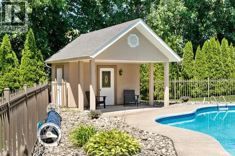696 George Kennedy Way Lakeshore ON N8L 1A3
