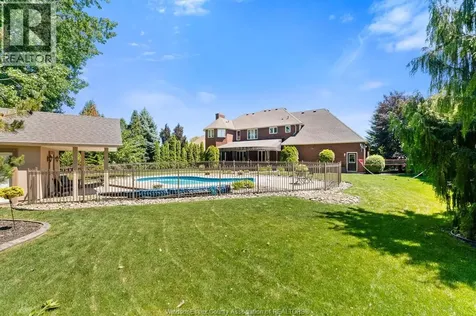 696 George Kennedy Way Lakeshore ON N8L 1A3