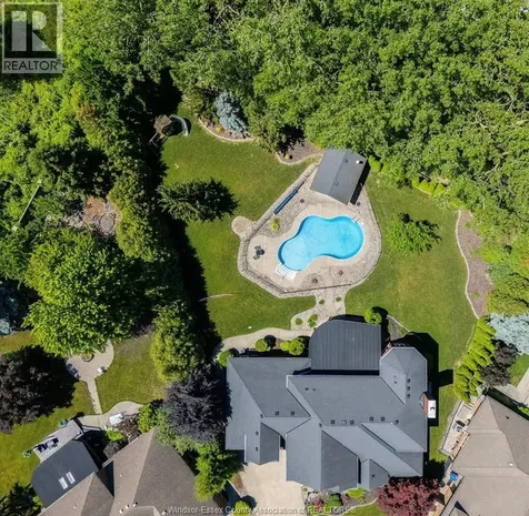 696 George Kennedy Way Lakeshore ON N8L 1A3