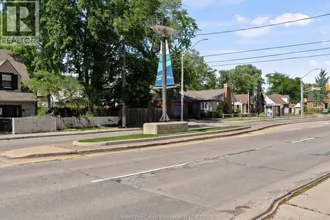 6045 Wyandotte Street East Windsor ON N8S 1N3