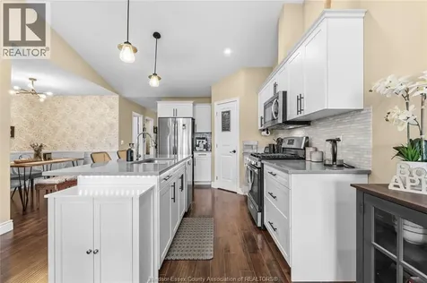 3556 Hallee Crescent Windsor ON N8W 0B3