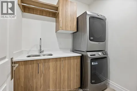 945 St. Jude Court Windsor ON N9G 0B7