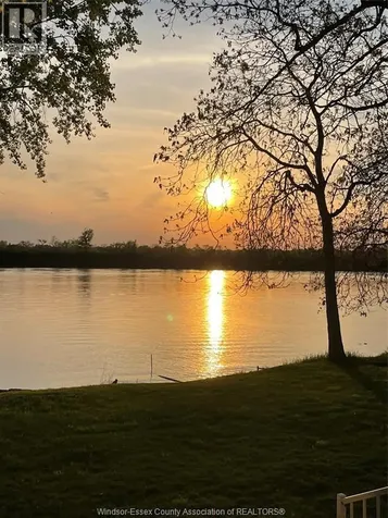 208 Crystal Bay Drive Amherstburg ON N9V 4A6