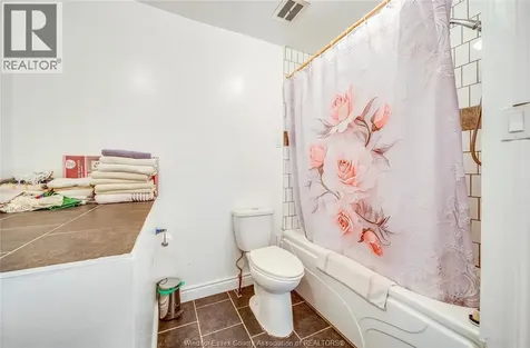 2286 Forest Avenue Windsor ON N8W 2G6