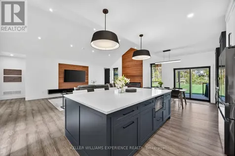 1016 Lakeshore Road East Oro-medonte ON L0L 1T0