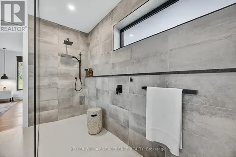 1016 Lakeshore Road East Oro-medonte ON L0L 1T0