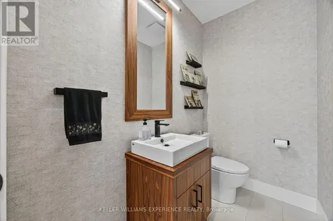 1016 Lakeshore Road East Oro-medonte ON L0L 1T0