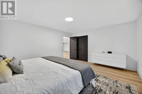 1016 Lakeshore Road East Oro-medonte ON L0L 1T0