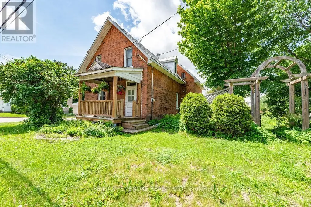 558 Mackay Street Pembroke ON K8A 1E6