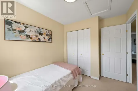 6 Folison Street Ottawa ON K1T 3Y3