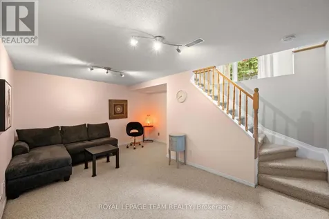 6 Folison Street Ottawa ON K1T 3Y3