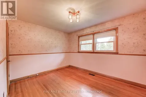 104 Elgin Crescent Waterloo ON N2J 2S2