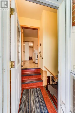 104 Elgin Crescent Waterloo ON N2J 2S2