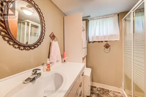 104 Elgin Crescent Waterloo ON N2J 2S2