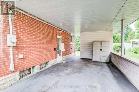 104 Elgin Crescent Waterloo ON N2J 2S2