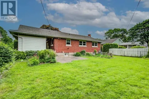 104 Elgin Crescent Waterloo ON N2J 2S2