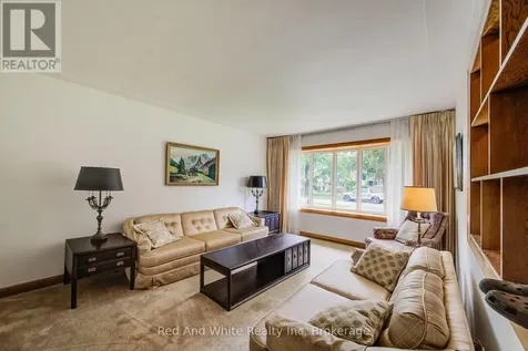 104 Elgin Crescent Waterloo ON N2J 2S2