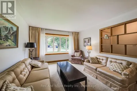 104 Elgin Crescent Waterloo ON N2J 2S2
