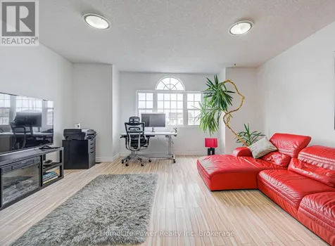 533 Activa Avenue Kitchener ON N2E 4C2