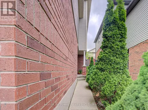 533 Activa Avenue Kitchener ON N2E 4C2