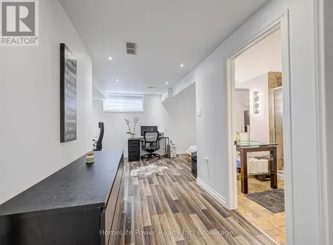 533 Activa Avenue Kitchener ON N2E 4C2