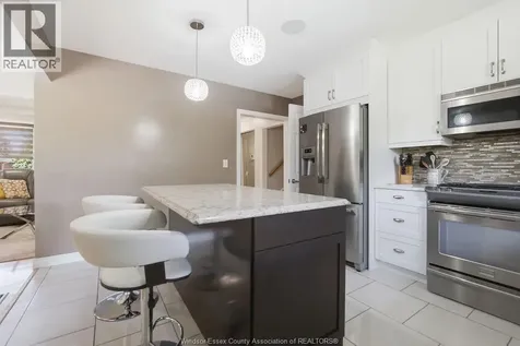 3410 Avondale Avenue Windsor ON N9E 1X7