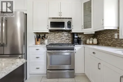 3410 Avondale Avenue Windsor ON N9E 1X7