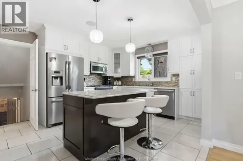 3410 Avondale Avenue Windsor ON N9E 1X7
