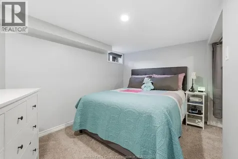 3410 Avondale Avenue Windsor ON N9E 1X7