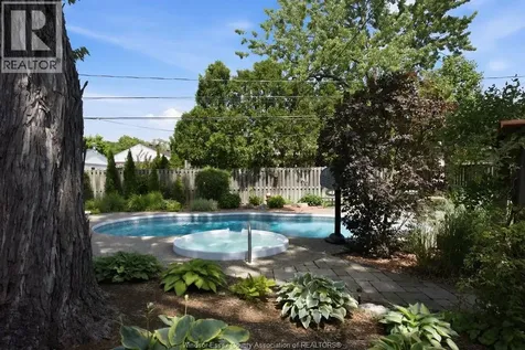 3410 Avondale Avenue Windsor ON N9E 1X7