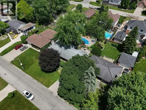 3410 Avondale Avenue Windsor ON N9E 1X7