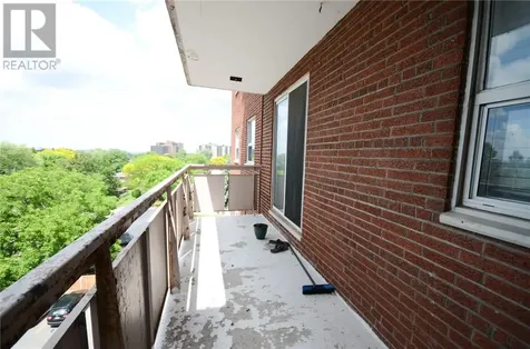 851 Queenston Road Unit# 601 Hamilton ON L8G 1B4