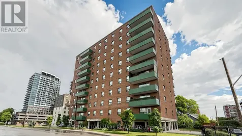 49 Queen Street East Mississauga (port Credit) ON L5G 4N6