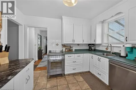 22 Marion Place Stoney Creek ON L8G 1R7