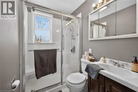 22 Marion Place Stoney Creek ON L8G 1R7