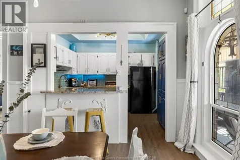 274 Crawford Avenue Windsor ON N9A 5C2