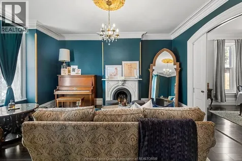 274 Crawford Avenue Windsor ON N9A 5C2