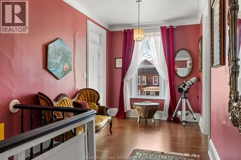 274 Crawford Avenue Windsor ON N9A 5C2