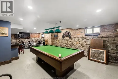 274 Crawford Avenue Windsor ON N9A 5C2