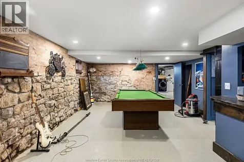 274 Crawford Avenue Windsor ON N9A 5C2