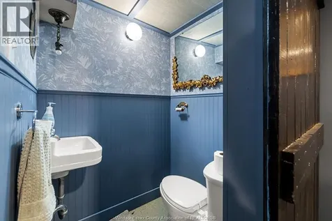 274 Crawford Avenue Windsor ON N9A 5C2