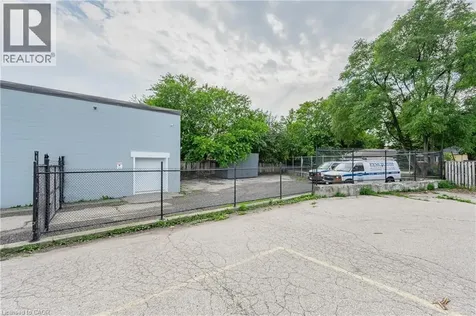 8 Oxford Street Cambridge ON N1R 1M2